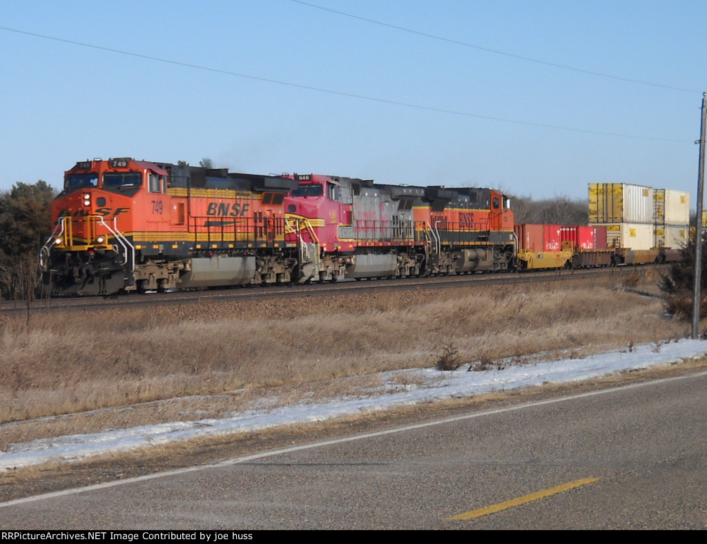 BNSF 749 West